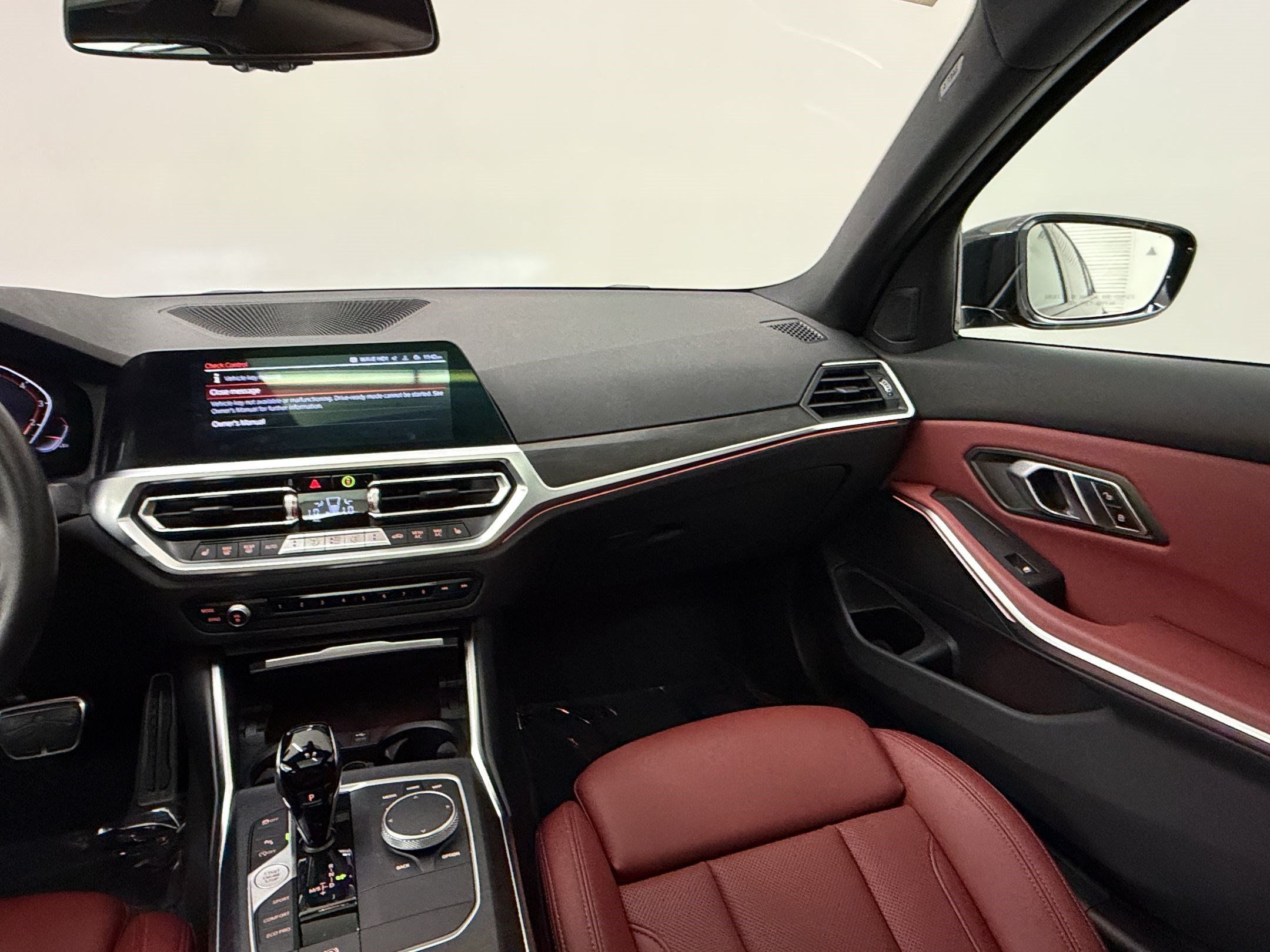 Certified 2022 BMW 330i Sedan w/ M Sport Package RWD image 29