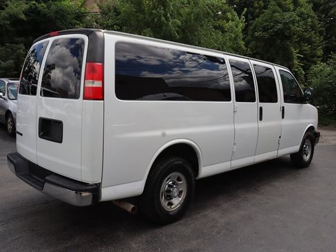 Used 2018 Chevrolet Express 3500 LT w/ LT Preferred Equipment Group RWD image 7