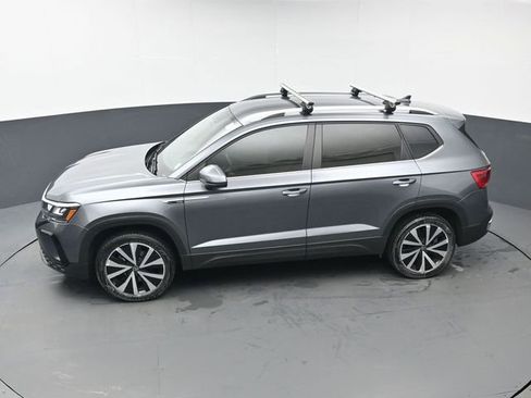 Used 2022 Volkswagen Taos SE FWD image 36