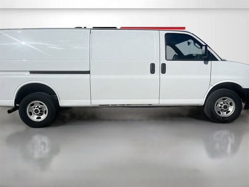 Used 2023 GMC Savana 2500 Extended w/ Driver Convenience Package image 8