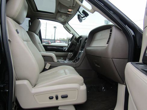 Used 2016 Lincoln Navigator L Select image 13