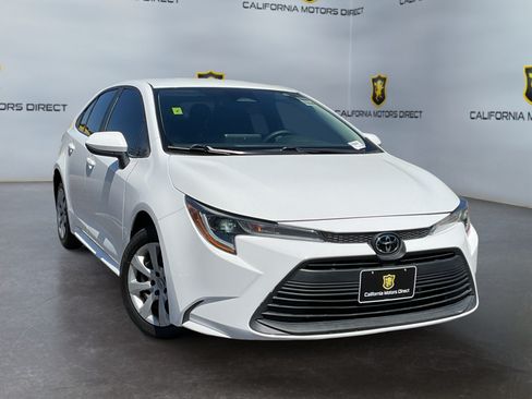 Used 2023 Toyota Corolla LE FWD image 3