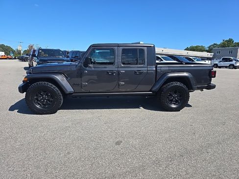 Certified 2023 Jeep Gladiator Willys image 4
