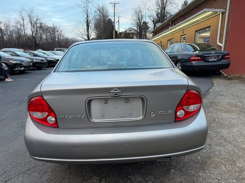 Used 2000 Nissan Maxima GLE image 4