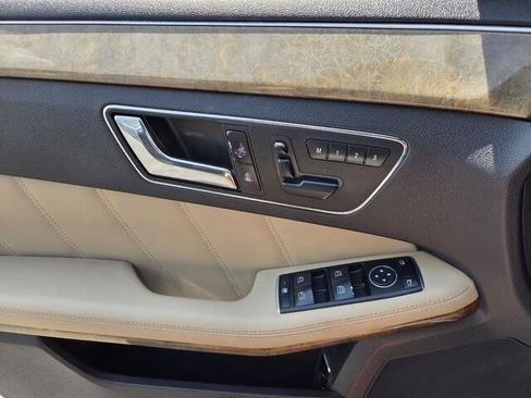 Used 2011 Mercedes-Benz E 550 Sedan image 16