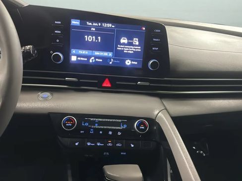Used 2021 Hyundai Elantra SEL w/ Convenience + Premium Package FWD image 16