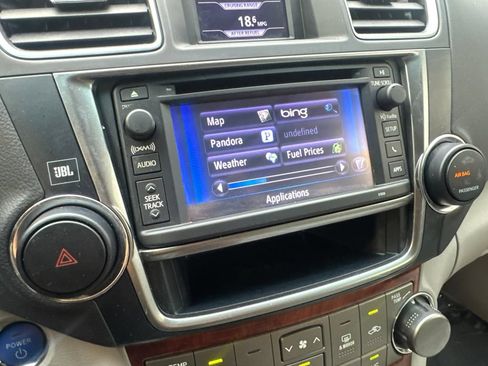 Used 2013 Toyota Highlander Limited AWD/4WD image 69