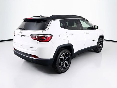 Used 2025 Jeep Compass Limited AWD/4WD image 7