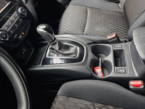 Used 2019 Nissan Rogue SV AWD/4WD image 27