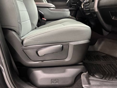 Used 2018 RAM 1500 Express AWD/4WD image 49