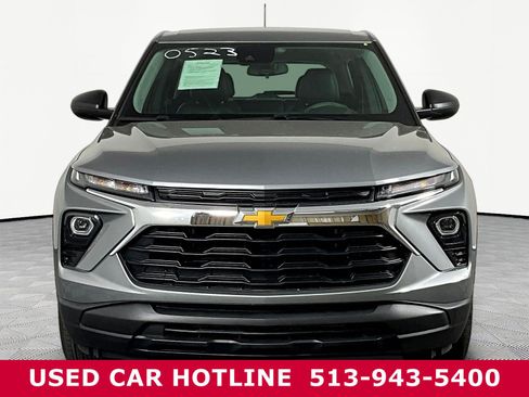 Used 2024 Chevrolet TrailBlazer LS FWD image 2