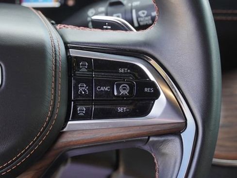 Used 2022 Jeep Grand Cherokee L Summit w/ Luxury Tech Group V image 30