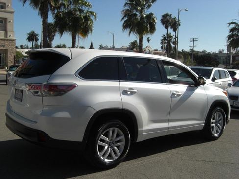Used 2016 Toyota Highlander LE image 15