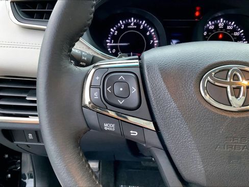 Used 2016 Toyota Avalon XLE FWD image 23