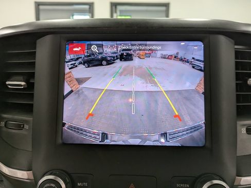 Used 2022 RAM 1500 Big Horn AWD/4WD image 14