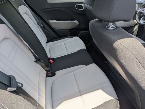 Used 2025 Hyundai Venue SEL FWD image 29