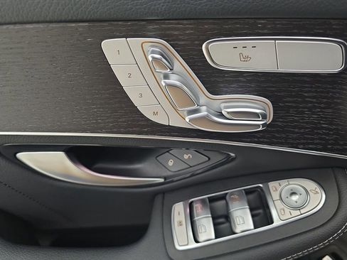 Used 2022 Mercedes-Benz GLC 300 4MATIC image 14