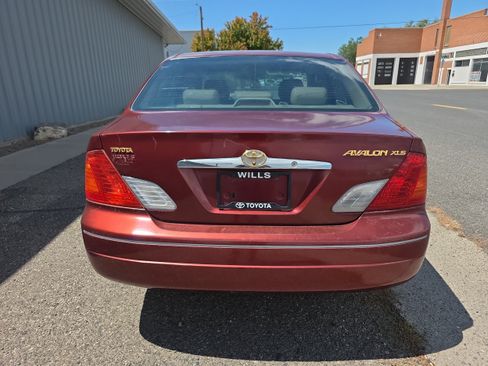 Used 2000 Toyota Avalon FWD image 3