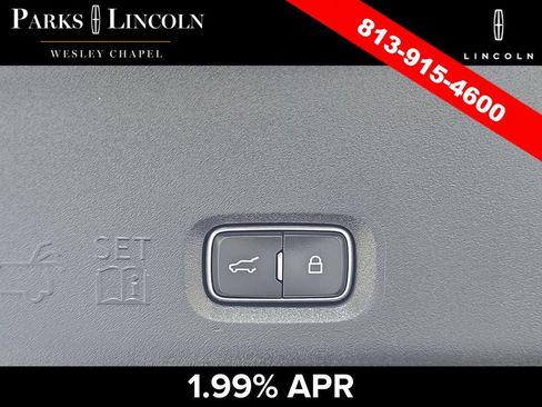 Certified 2025 Lincoln Navigator Reserve AWD/4WD image 10