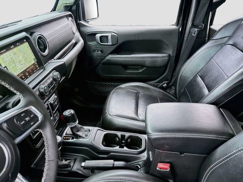 Used 2023 Jeep Wrangler Unlimited Sahara w/ Cold Weather Group AWD/4WD image 26