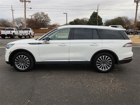 Used 2023 Lincoln Aviator Reserve w/ Equipment Group 201A image 2