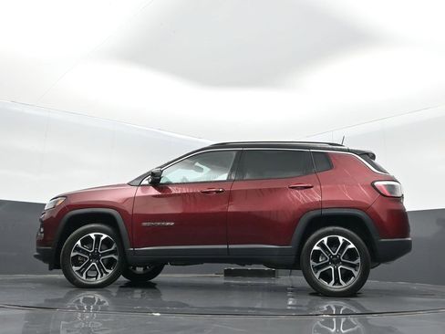 Certified 2022 Jeep Compass Limited image 34