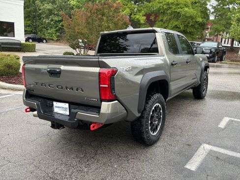 Used 2025 Toyota Tacoma TRD Off-Road AWD/4WD image 11