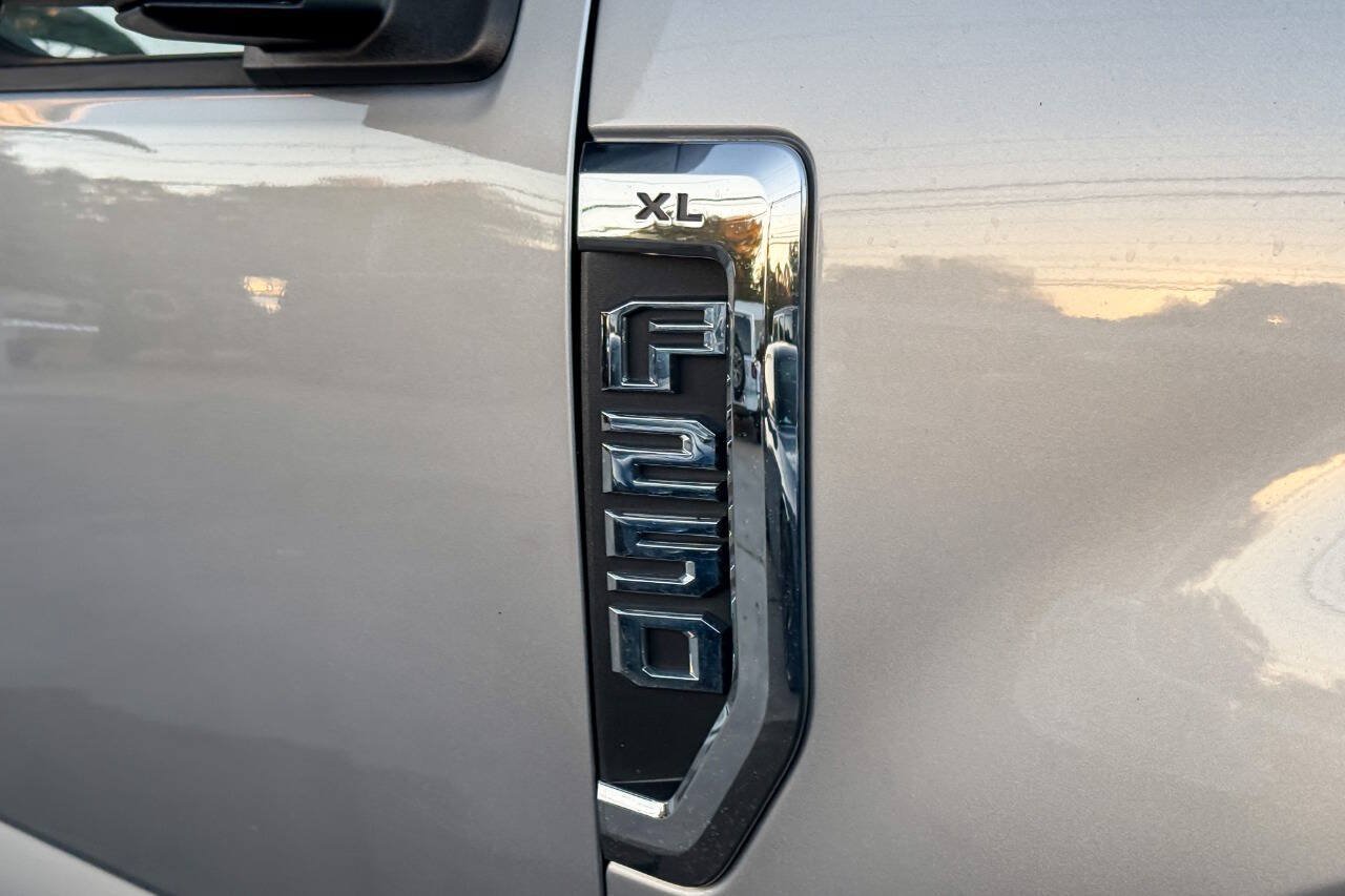 Used 2022 Ford F250 XL w/ Power Equipment Group AWD/4WD image 11