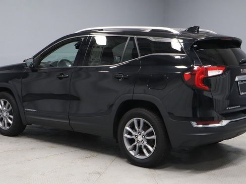 Used 2022 GMC Terrain SLT w/ LPO, Floor Liner Package image 8