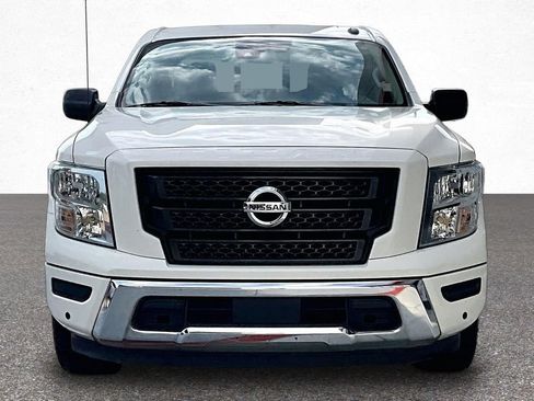Used 2021 Nissan Titan SV w/ SV Convenience Package RWD image 3