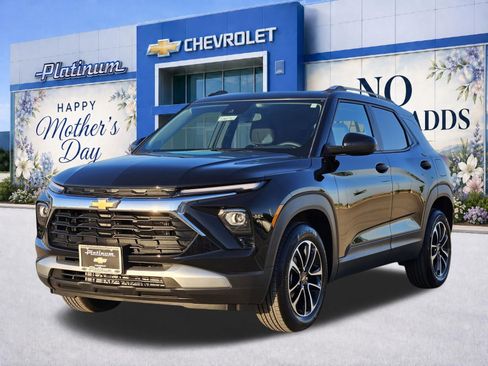 New 2026 Chevrolet TrailBlazer LT w/ LT Cold Weather Package FWD image 2