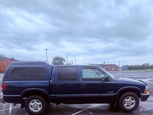 Used 2001 Chevrolet S10 Pickup LS AWD/4WD image 6
