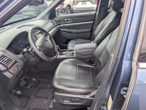 Used 2018 Ford Explorer XLT AWD/4WD image 16