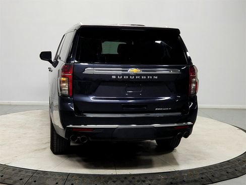 Used 2023 Chevrolet Suburban Premier image 6