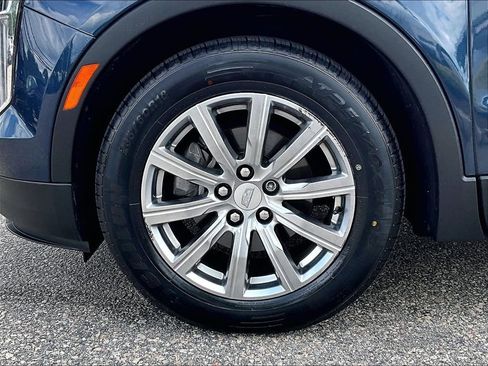 Used 2019 Cadillac XT4 Premium Luxury w/ Cold Weather Package AWD/4WD image 7