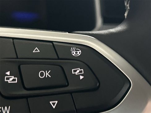 New 2026 Volkswagen Taos SE image 19