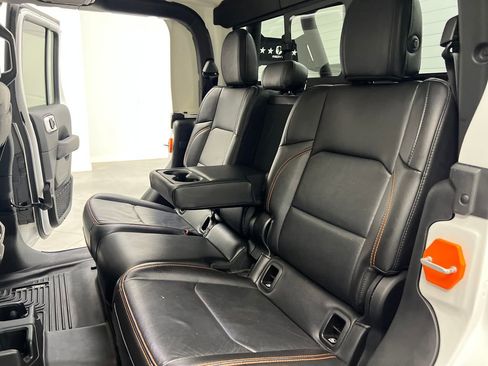 Used 2021 Jeep Gladiator Mojave w/ Dual Top Group AWD/4WD image 13