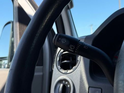 Used 2014 Ford E-250 and Econoline 250 image 15