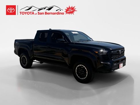 Certified 2025 Toyota Tacoma TRD Off-Road image 7