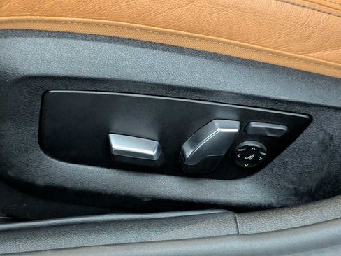 Used 2023 BMW 530e w/ M Sport Package image 17