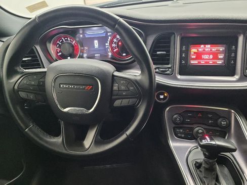 Used 2017 Dodge Challenger R/T image 22