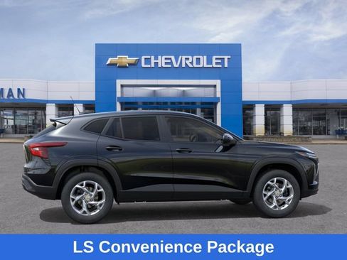 New 2026 Chevrolet Trax LS w/ LS Convenience Package FWD image 6