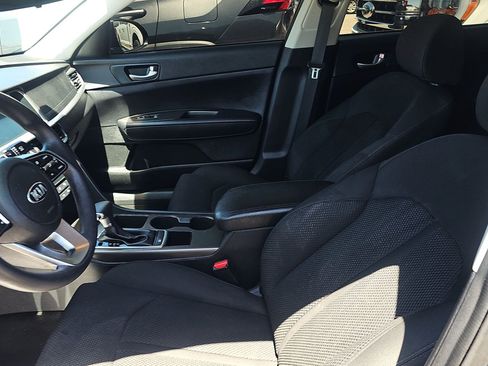 Used 2020 Kia Optima LX FWD image 2