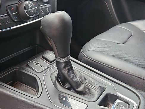 Used 2021 Jeep Cherokee Latitude Lux 80th Anniv w/ Quick Order Package 26U 80TH image 10