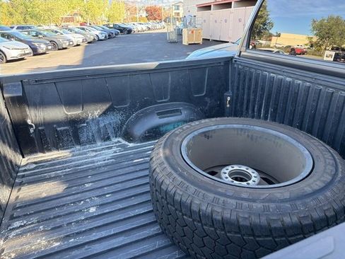 Used 2023 Toyota Tundra Limited image 4