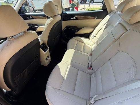 Used 2018 Kia Cadenza Technology FWD image 19