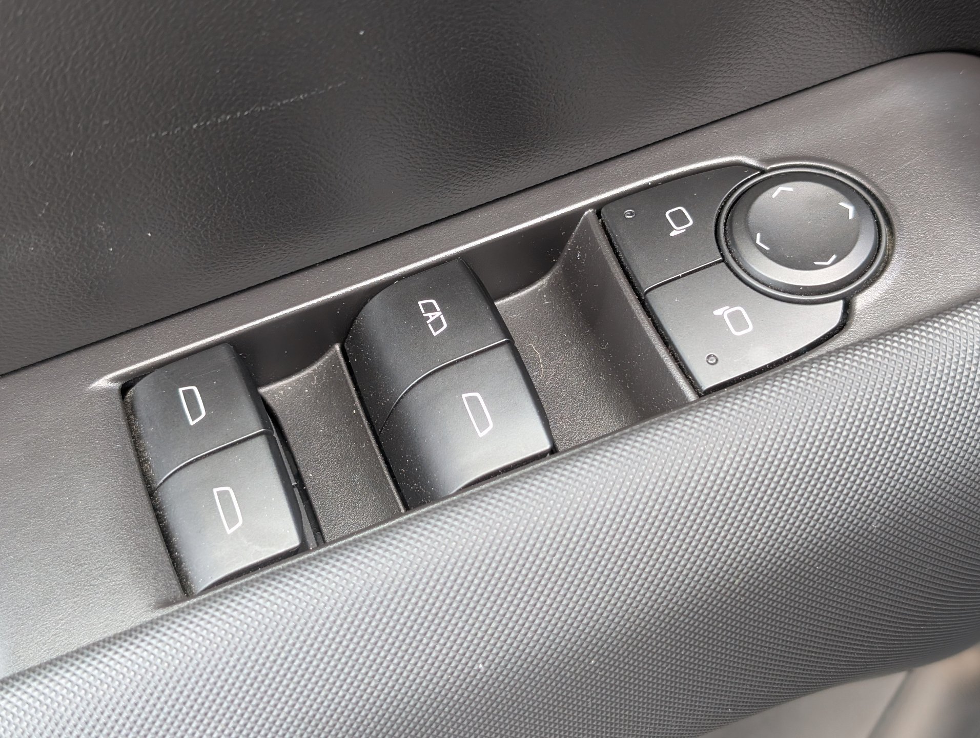 Used 2023 Chevrolet Colorado Z71 AWD/4WD image 19