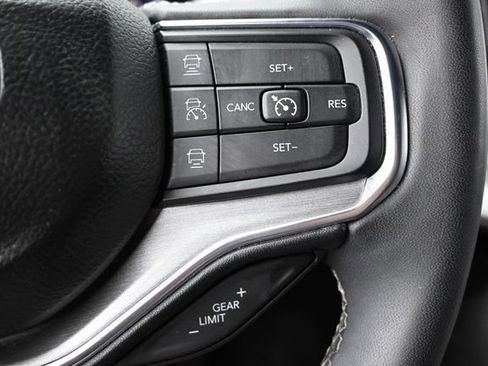 Certified 2024 Jeep Wagoneer Series II AWD/4WD image 29
