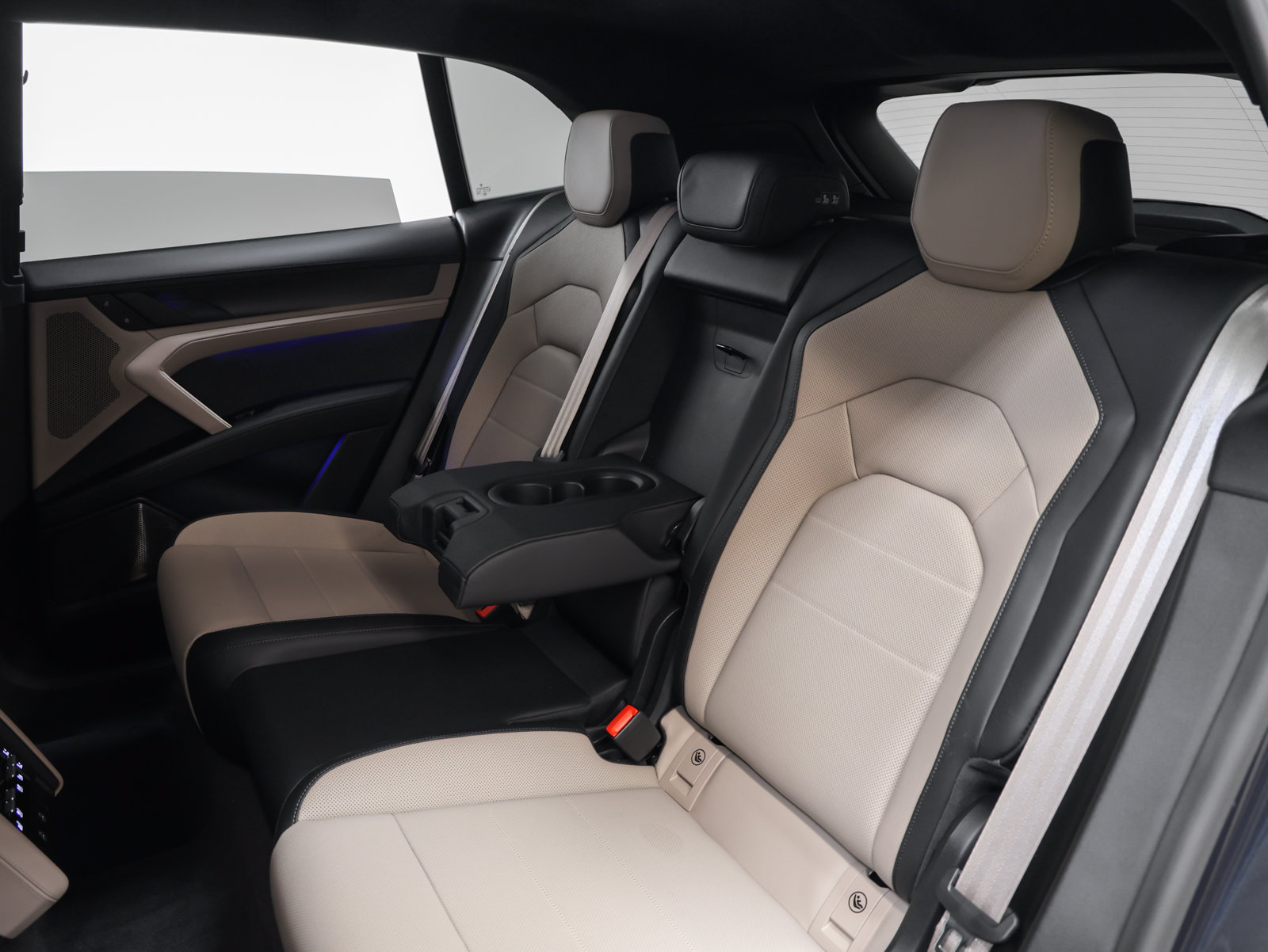 Certified 2026 Porsche Cayenne Turbo AWD/4WD image 54