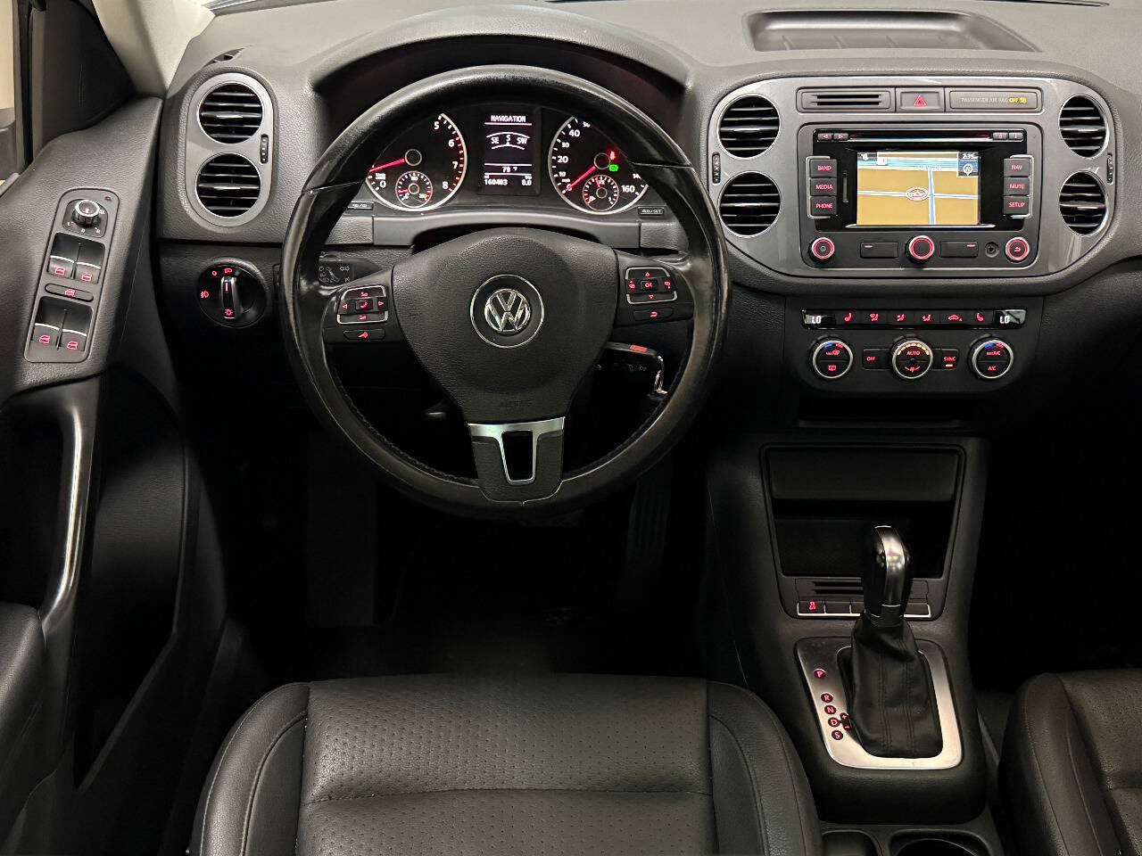 Used 2013 Volkswagen Tiguan SE FWD image 53